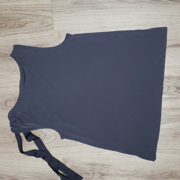 Banana Republic Tie Shoulder Tank - Picture 2 of 9